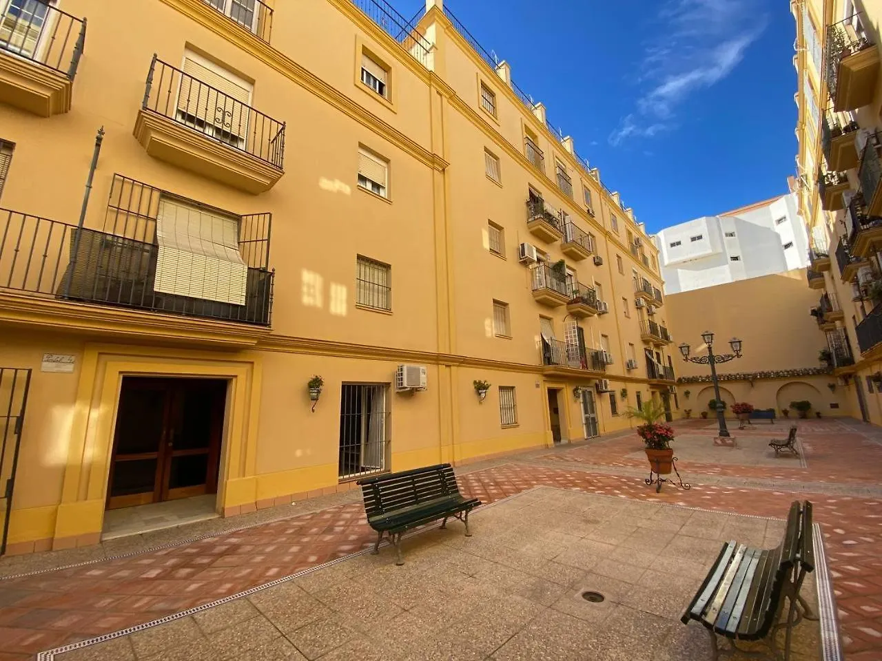 Banda Playa Home, Pleno Centro Sanlucar de Barrameda 0*,